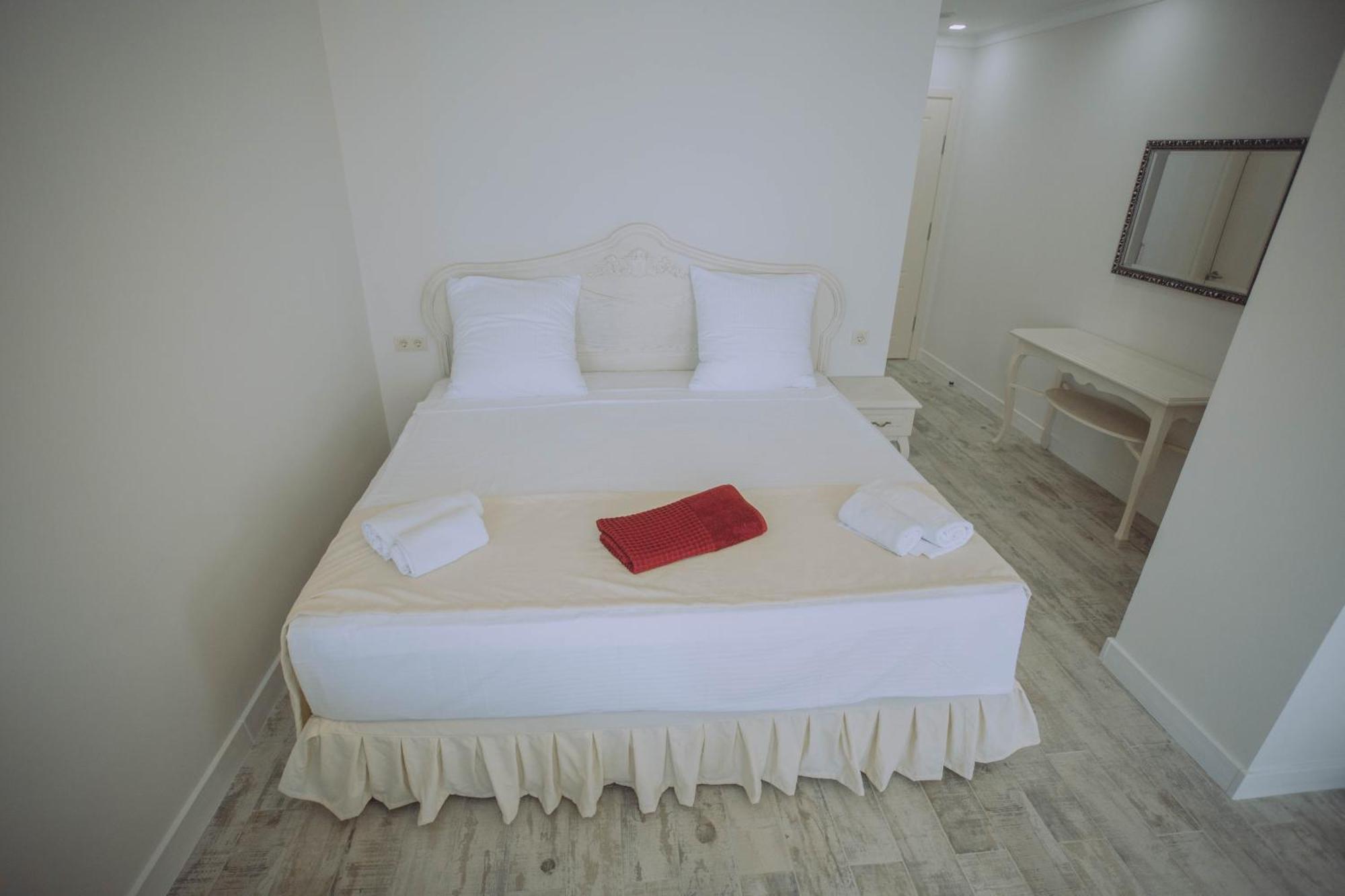 באטומי Royal Medis Hotel מראה חיצוני תמונה