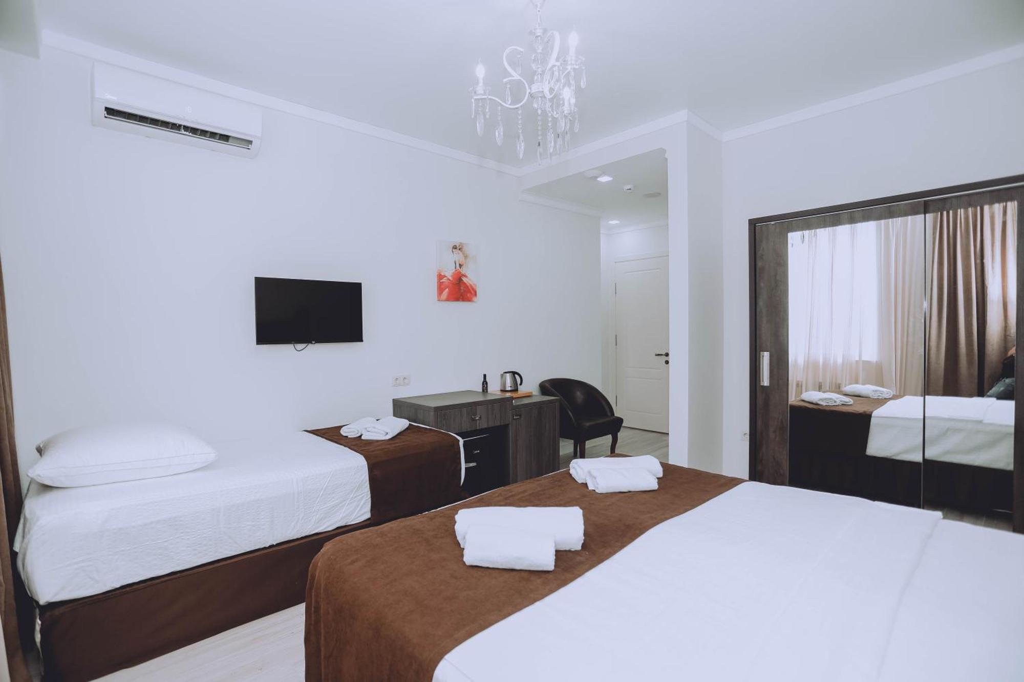 באטומי Royal Medis Hotel מראה חיצוני תמונה