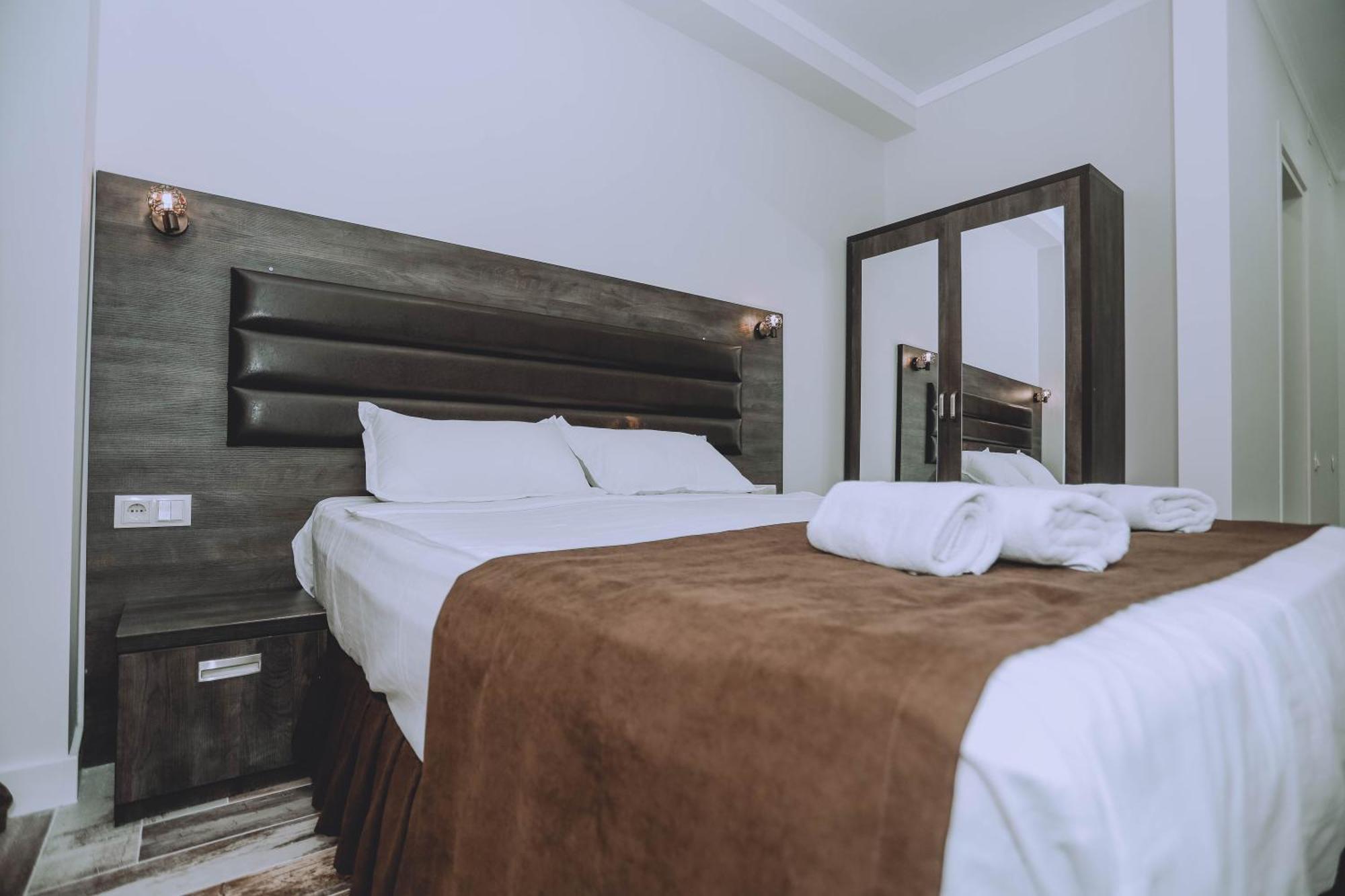 באטומי Royal Medis Hotel מראה חיצוני תמונה