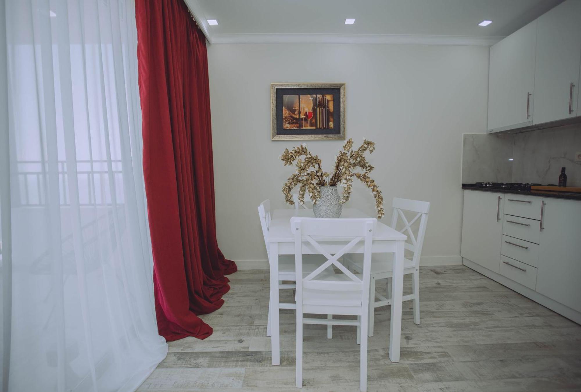 באטומי Royal Medis Hotel מראה חיצוני תמונה