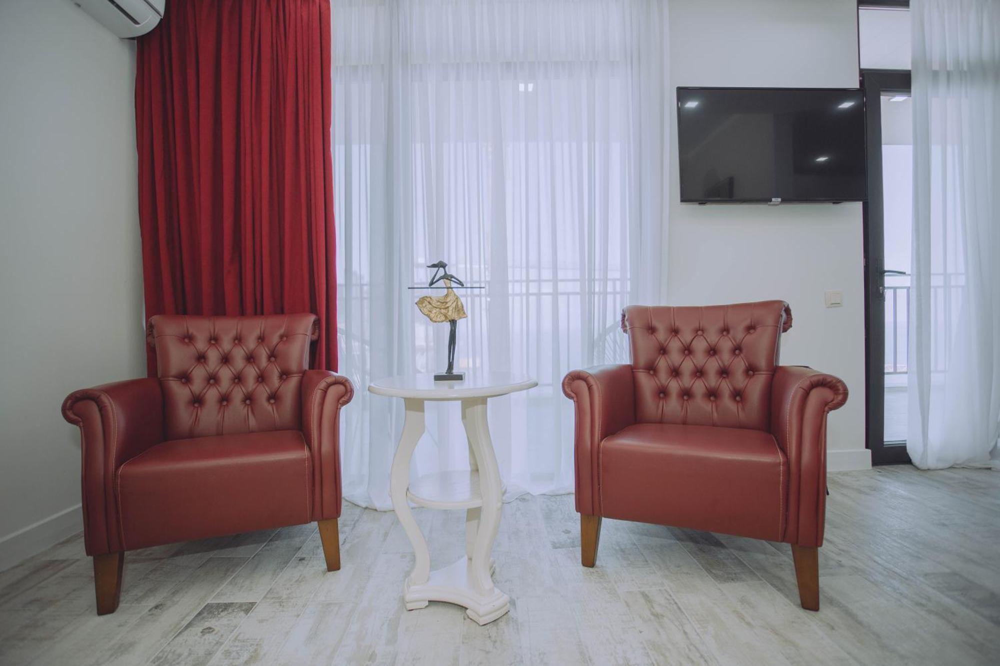 באטומי Royal Medis Hotel מראה חיצוני תמונה