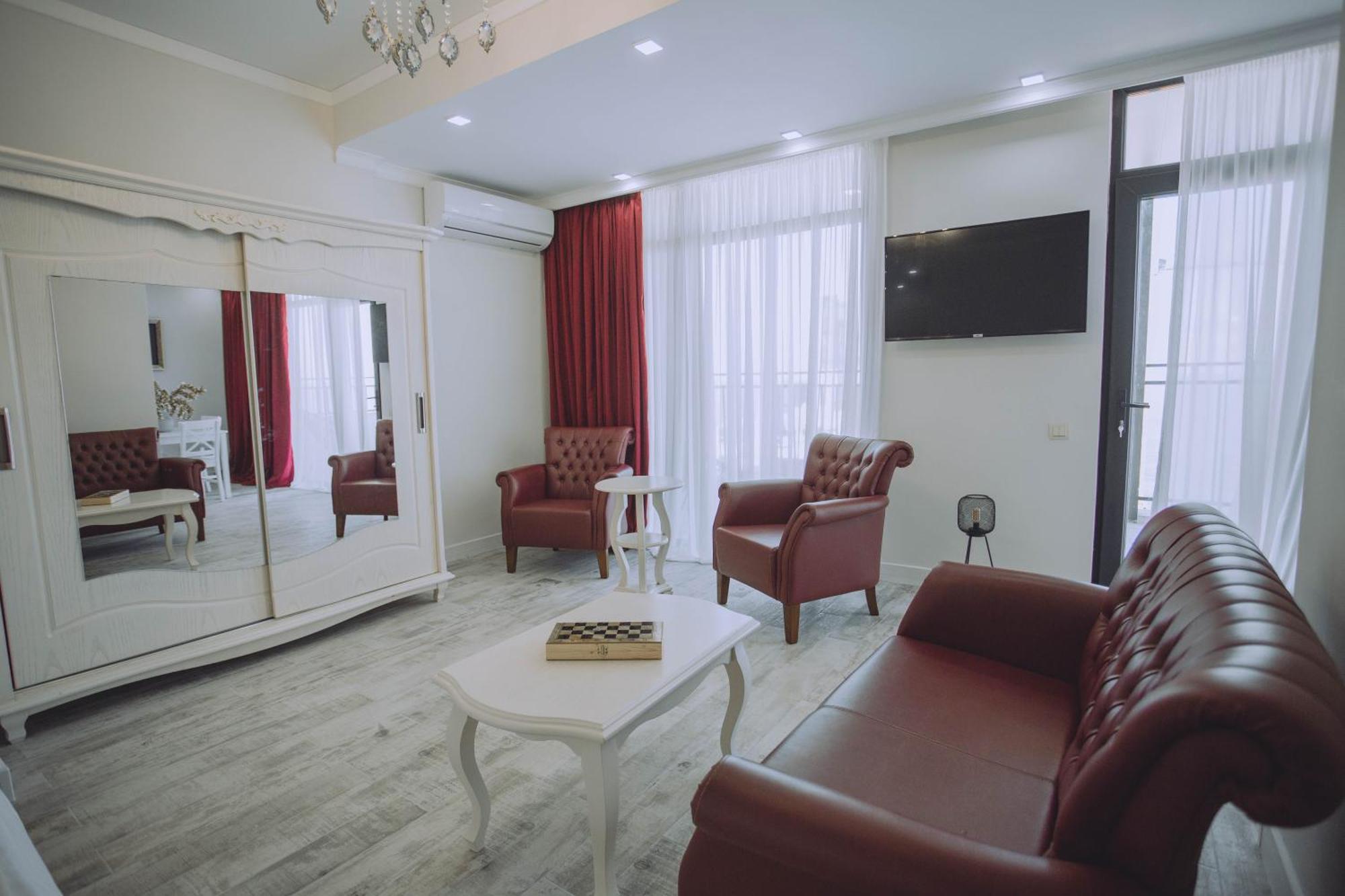 באטומי Royal Medis Hotel מראה חיצוני תמונה