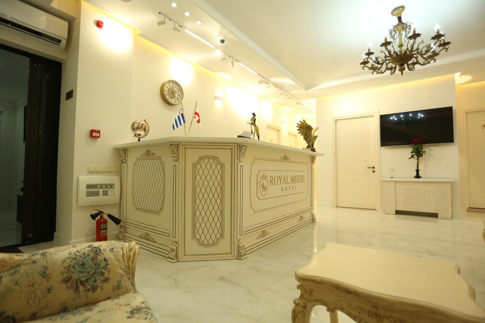 באטומי Royal Medis Hotel מראה חיצוני תמונה