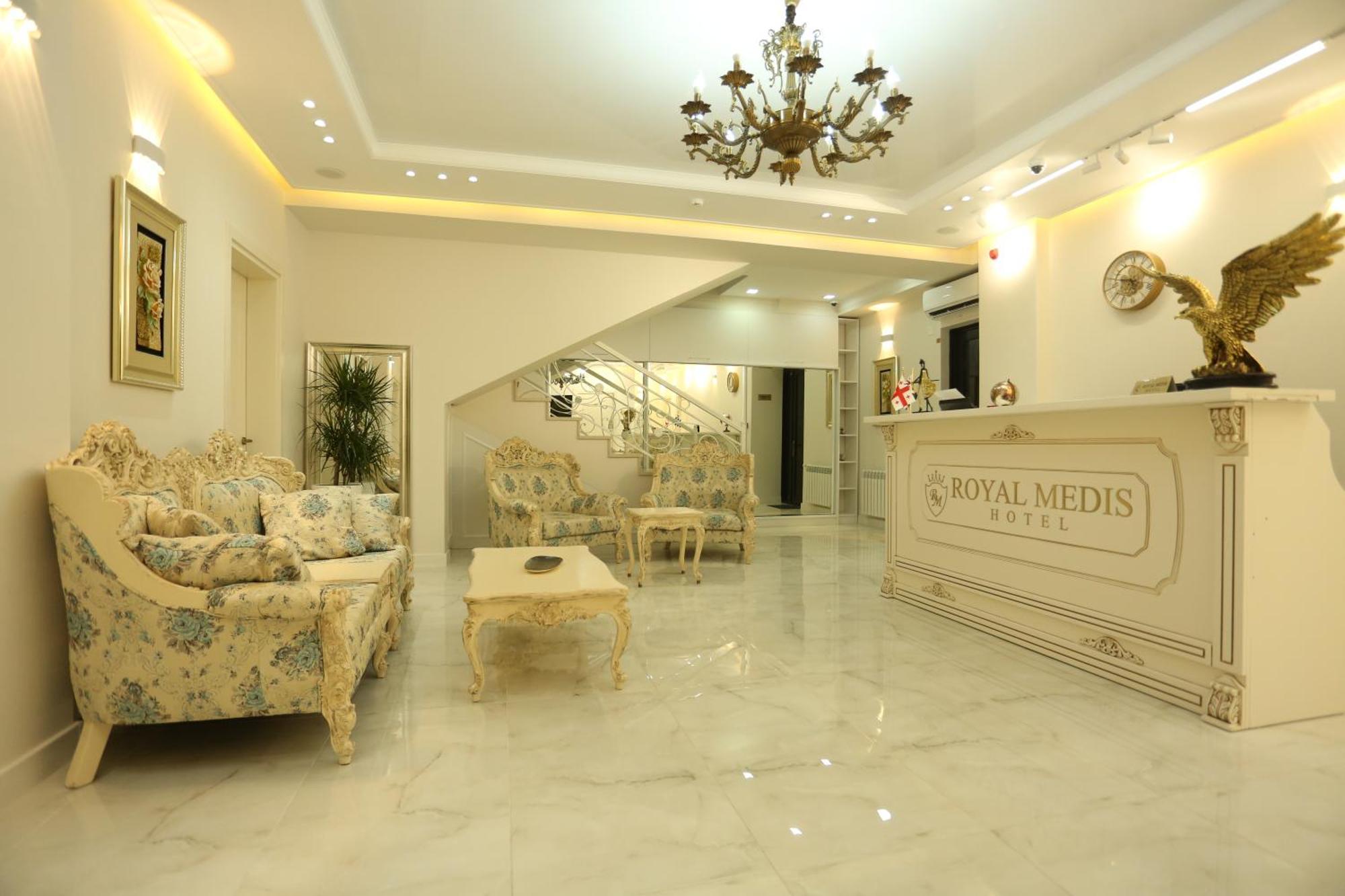 באטומי Royal Medis Hotel מראה חיצוני תמונה